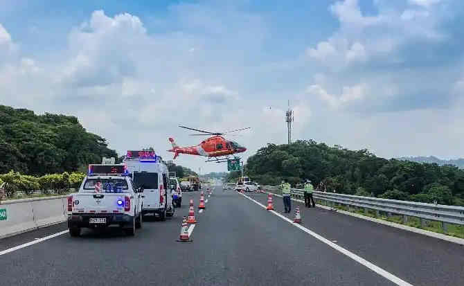 丹巴高速公路汽车救援案例