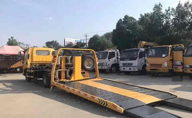 丹巴汽车中途维修案例